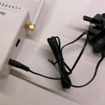 Connecting power cable to gateway